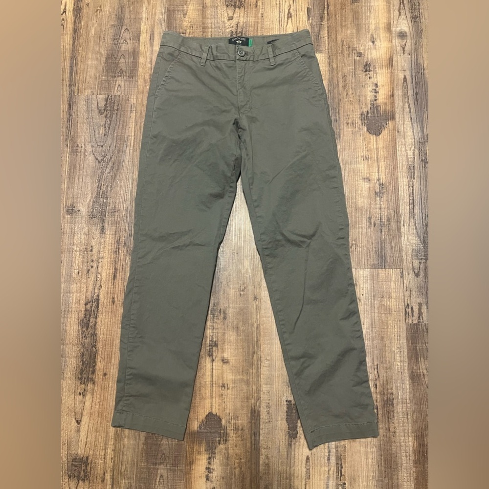 Dockers Green Slim Ankle Cropped Pants from the Waterless Collection